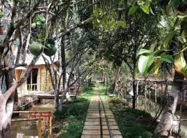 Hide Away Bungalows in Ben Tre City