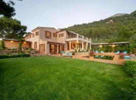 Villa in Llucalcari with Sea & Mountain Views
