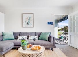 Ocean Blue Apartment Three, hotel en Currarong