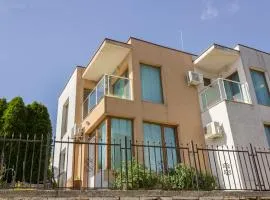 Balchik Sea View Escape 5BR Luxury with Hot Tub & Free Parking
