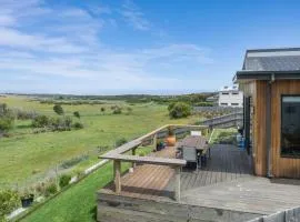 Modern Coastal Escape - Pet Friendly with Fireplace