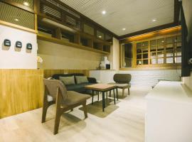 許家古宅 4-6人包棟民宿 依訂購人數給房間 ค็อทเทจในไถหนาน