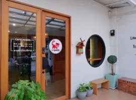 Redpanda Hostel & Cafe