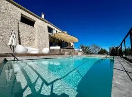 Villa d'Exception avec Vue Panoramique et Piscine