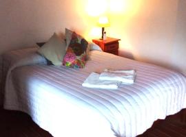 La Paisanita Gualeguaych&uacute; #lapaisanitagchu, hotel com estacionamento em Gualeguaych&uacute;