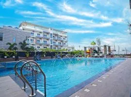 Royal Palace Beach Resort Walking Distance 1 Minutes