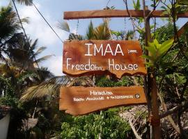 Imaa freedom house, hotel en Nilwella