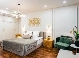 HOTEL METROPOL Club House