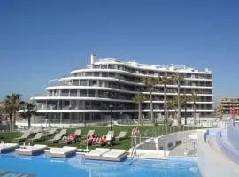 Moderno apartamento con terraza y vistas al mar R22 by Novadesta