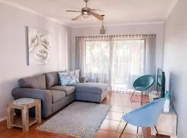 Newly Renovated 2 bed Apartment - Kingston Estate