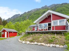 Lofoten Sea View Cabin, хотел в Laukvik