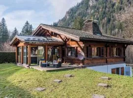 Chalet Altura- 5 Bedrooms - Jacuzzi and Sauna - By Cozee Rentals