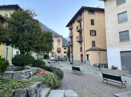 Ampio Studio montano nel centro storico di Ceres, hotel v destinaci Ceres