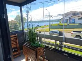 Depa con piscina frente al Lago Llanquihue y vista al volcán