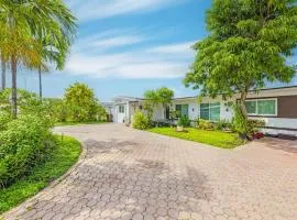 Private Studio in West Hialeah