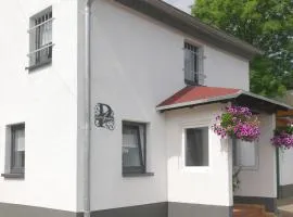 Patsada Cottage