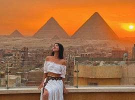 Celia Pyramids View inn