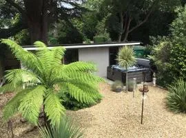 Studio Retreat - Hot Tub Garden & Pets Welcome