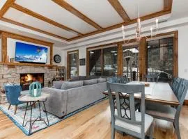 Deer Valley Ski In and Out, Luxury Condo, Amazing Views, Private Balcony Slope Side - Hot Tub!
