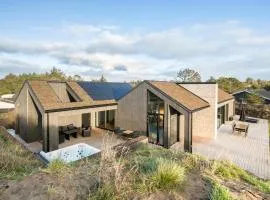 4 Bedroom Pet Friendly Home In Blokhus