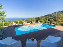 4 Bedroom Awesome Home In Caronia