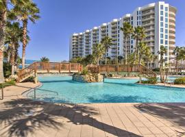 Walk to White-Sand Beach Resort Condo in Destin!، فندق في ديستين