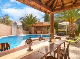 Amazing Home In Algarinejo