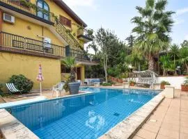 2 Bedroom Nice Apartment In Trecastagni