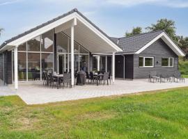 Beautiful Home In Stege With Sauna, hotel v destinaci Stege
