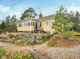 Gorgeous Home In Vretstorp