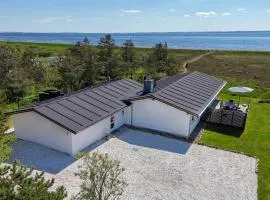 Lovely Home In Hurup Thy With Wifi