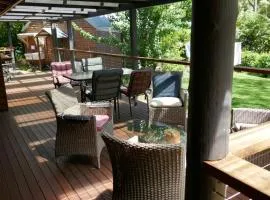 Falls Lodge - a Blue Mountains experience