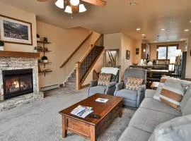 Prospect Point Retreat: Lakeside Townhome, Mountain Views