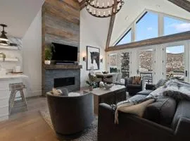 Chic Park City Retreat with Hot Tub Near Town Lift