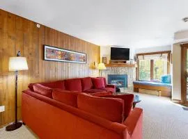 Lion Square Lodge North 284