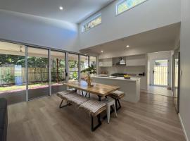 6 Yeri Drive - Rainbow Shores. Aircon. Pets Welcome. Walk to beach, hotel a Rainbow Beach