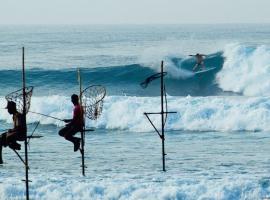 Coconut point lodge, hotel v destinaci Kumbalgama
