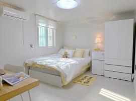 Rapym Coliving House, hotel s jacuzzi v destinaci Anyang