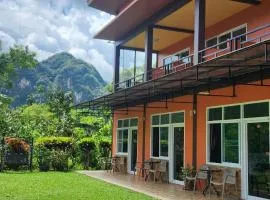 Khao Sok Country Resort