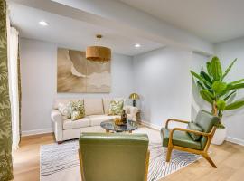 The Dulles Executive Resort Near Dulles Airport with Private Office, hotelli kohteessa Herndon