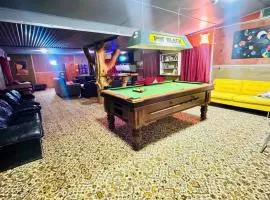 The Crossing Lodge & Backpackers