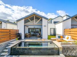 VILLA MOANA - L'&eacute;l&eacute;gance, &agrave; Grande Anse..., hotel de platja a Petite &Icirc;le