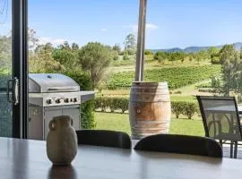 Travertine Vineyard Retreat - Stay Among the Vines