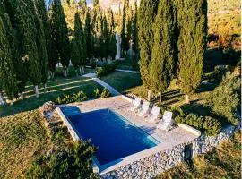 Country House Uros in Nature with Pool