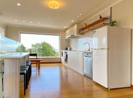 Cosy family house in Massey with Good View, hotel v Aucklandu