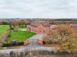 Grange House - Sleeps 24, hotel s vířivkou v destinaci Alvechurch