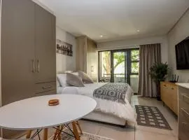 23 On The Den Studio Apartment