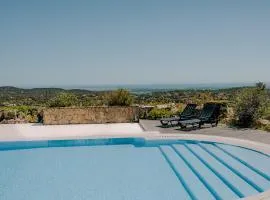 Villa Monte dos Agostos by Boaz Rentals