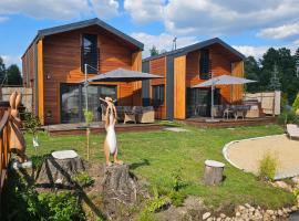 Królikowe Chaty, hotel em Adamow