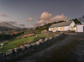 Hollace, Lake District bungalow with hot tub and stunning views, bungalow em Coniston